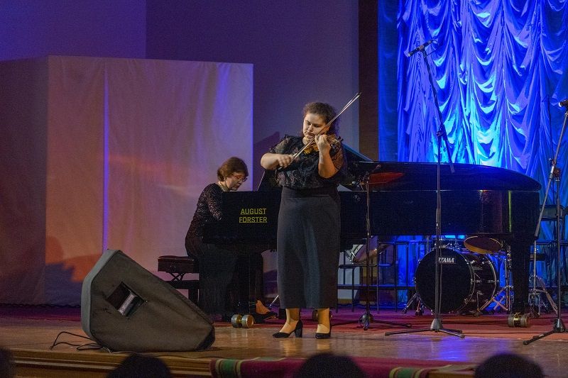 Новини Тернополя - фото з Коледж імені Крушельницької у Тернополі відзначив своє 65-річчя: як проходило святкування (ФОТО)