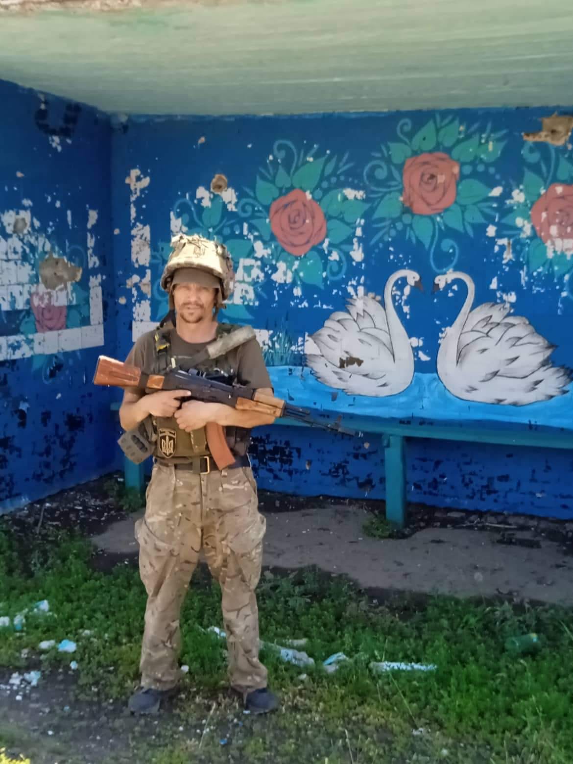 Новини Хмельницького - фото з Затрофеїв танк та взяв у полон диверсанта. Історія військового із Городка