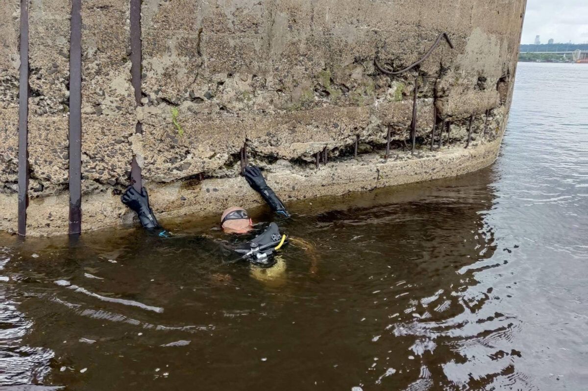 Новини Хмельницького - фото з Сапер-водолаз із Кам’янеччини повернув життя підбитому танку (ФОТО)