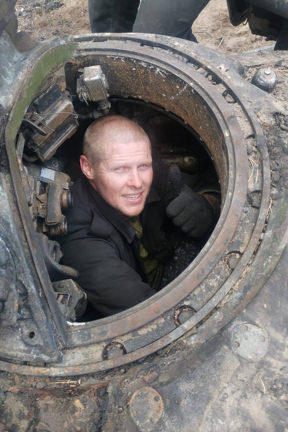 Новини Хмельницького - фото з Сапер-водолаз із Кам’янеччини повернув життя підбитому танку (ФОТО)