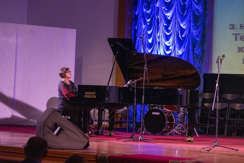 Новини Тернополя - фото з Коледж імені Крушельницької у Тернополі відзначив своє 65-річчя: як проходило святкування (ФОТО)