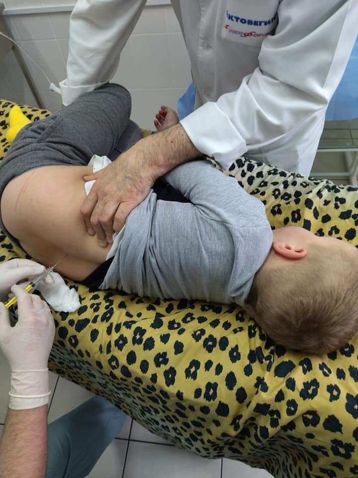 Новини Тернополя - фото з Залишилось зібрати 100 тис. на лікування Давида Ревнюка: батьки просять небайдужих про допомогу На зображенні може бути: 1 особа та лікарня