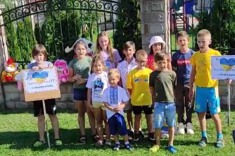 Новини Тернополя - фото з Школярі із села Зеленче, що на Теребовлянщині, наярмаркували на тепловізор