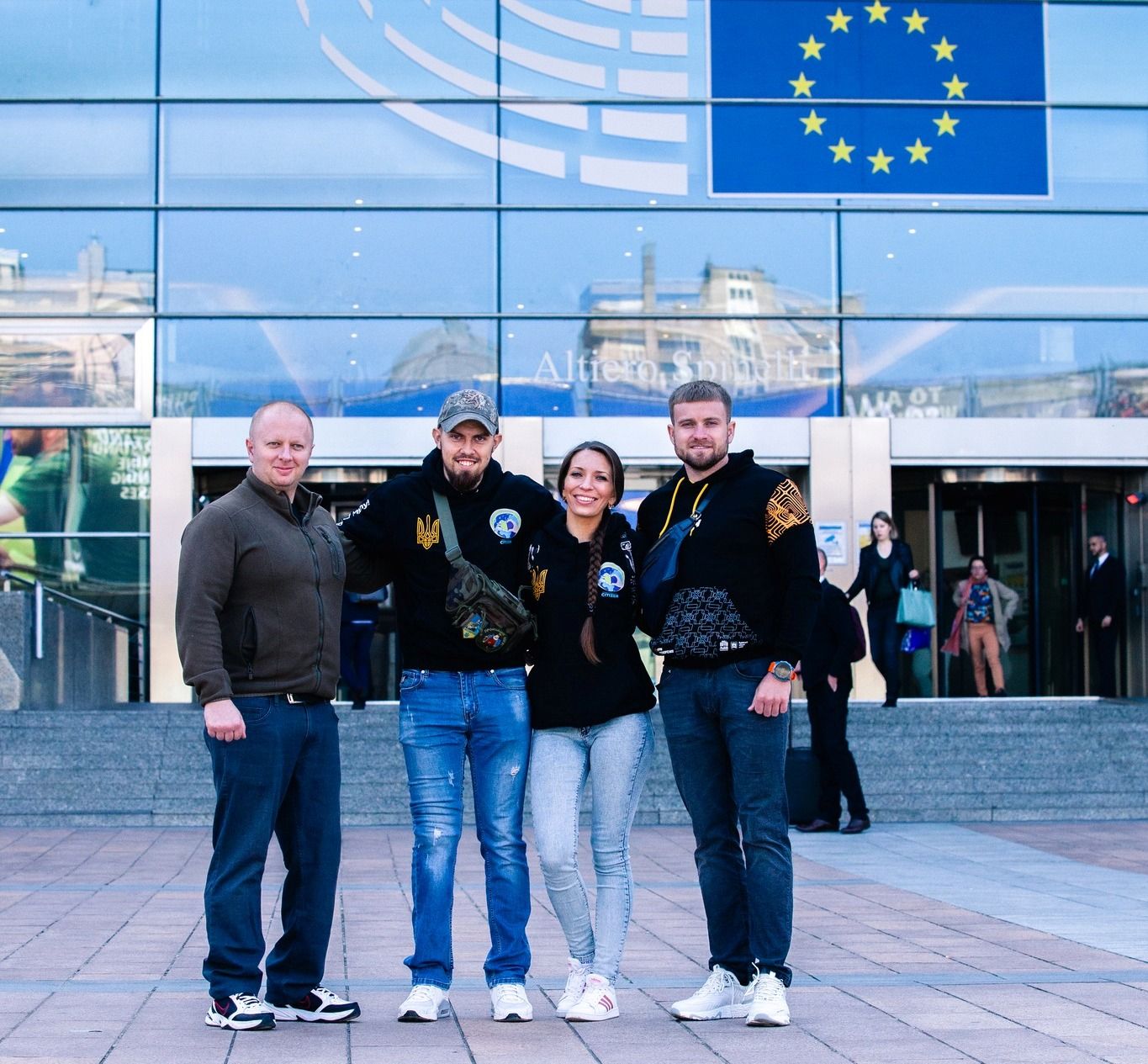 Новини Вінниці - фото з «Брюссельська двадцяточка». Під час забігу знімав культю, а після — зустрівся з військовими НАТО