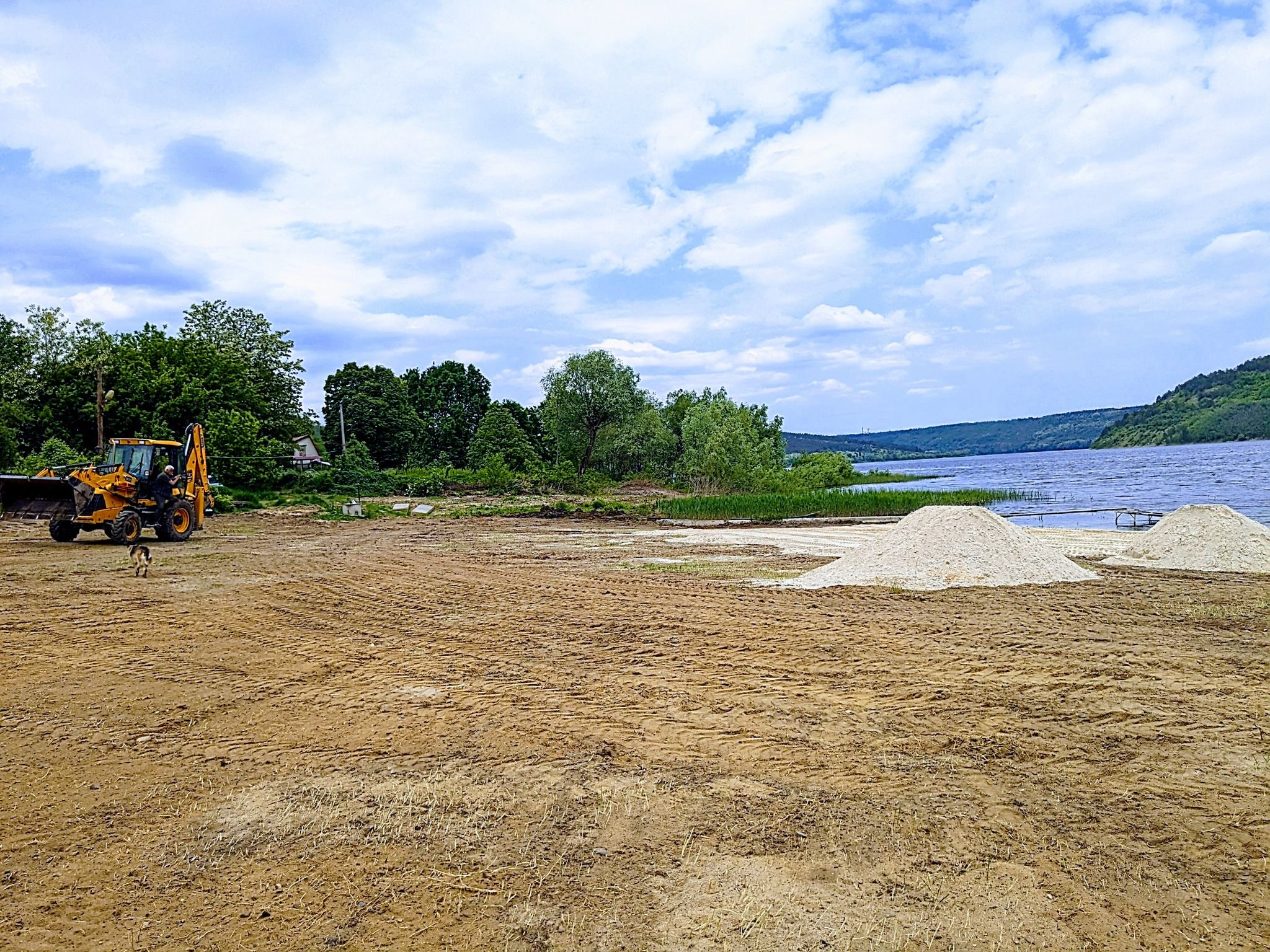 Новини Хмельницького - фото з Біля Дністра на Кам’янеччині облаштовують новий пляж (ФОТО)