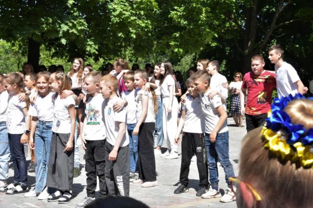 Новини Житомира - фото з Навчальним закладам Житомирщини передали автобуси від фінських партнерів