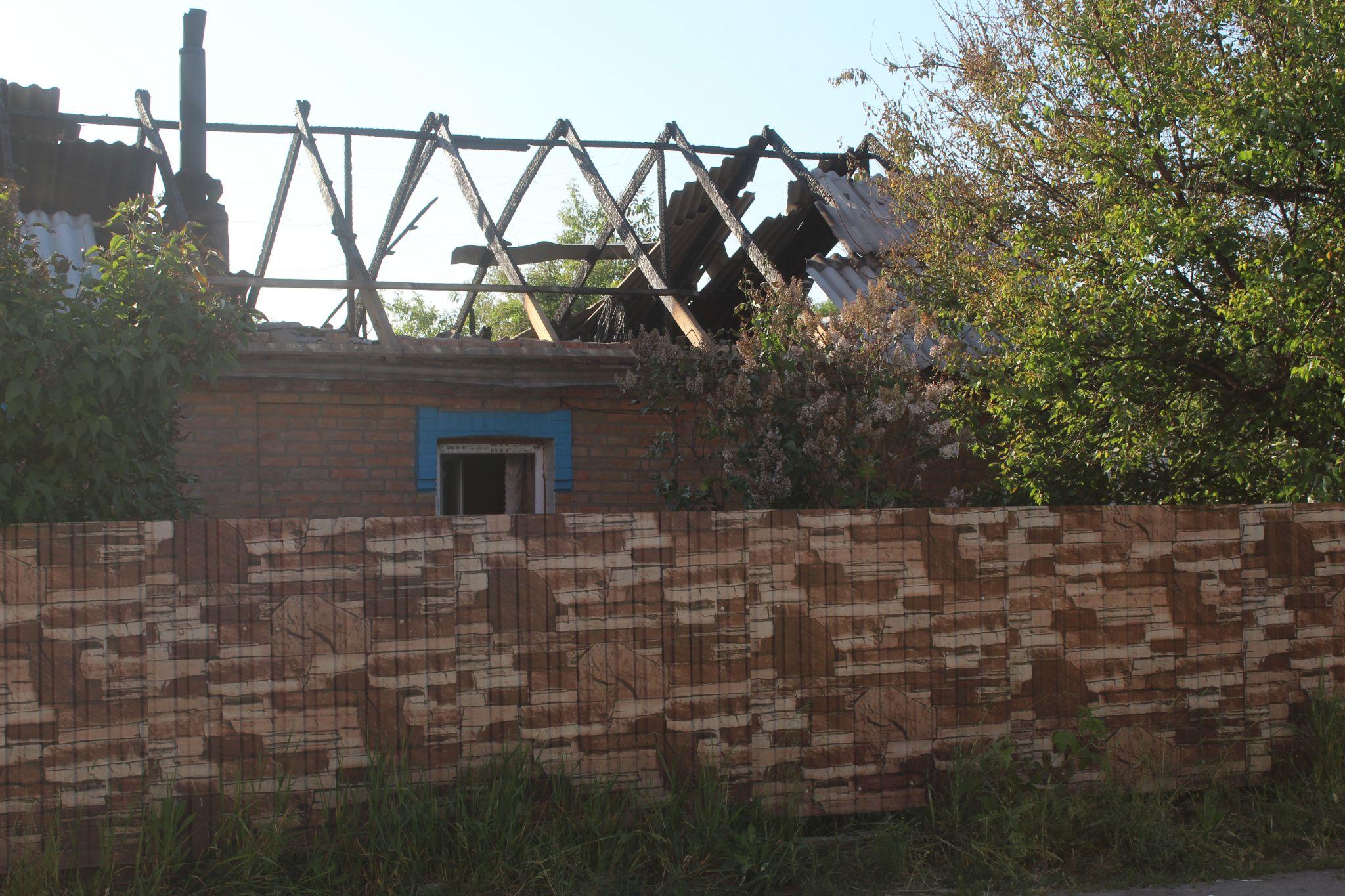 Новини Козятина - фото з На тій стороні згоріла хата пенсіонера. Сам господар постраждав лише матеріально