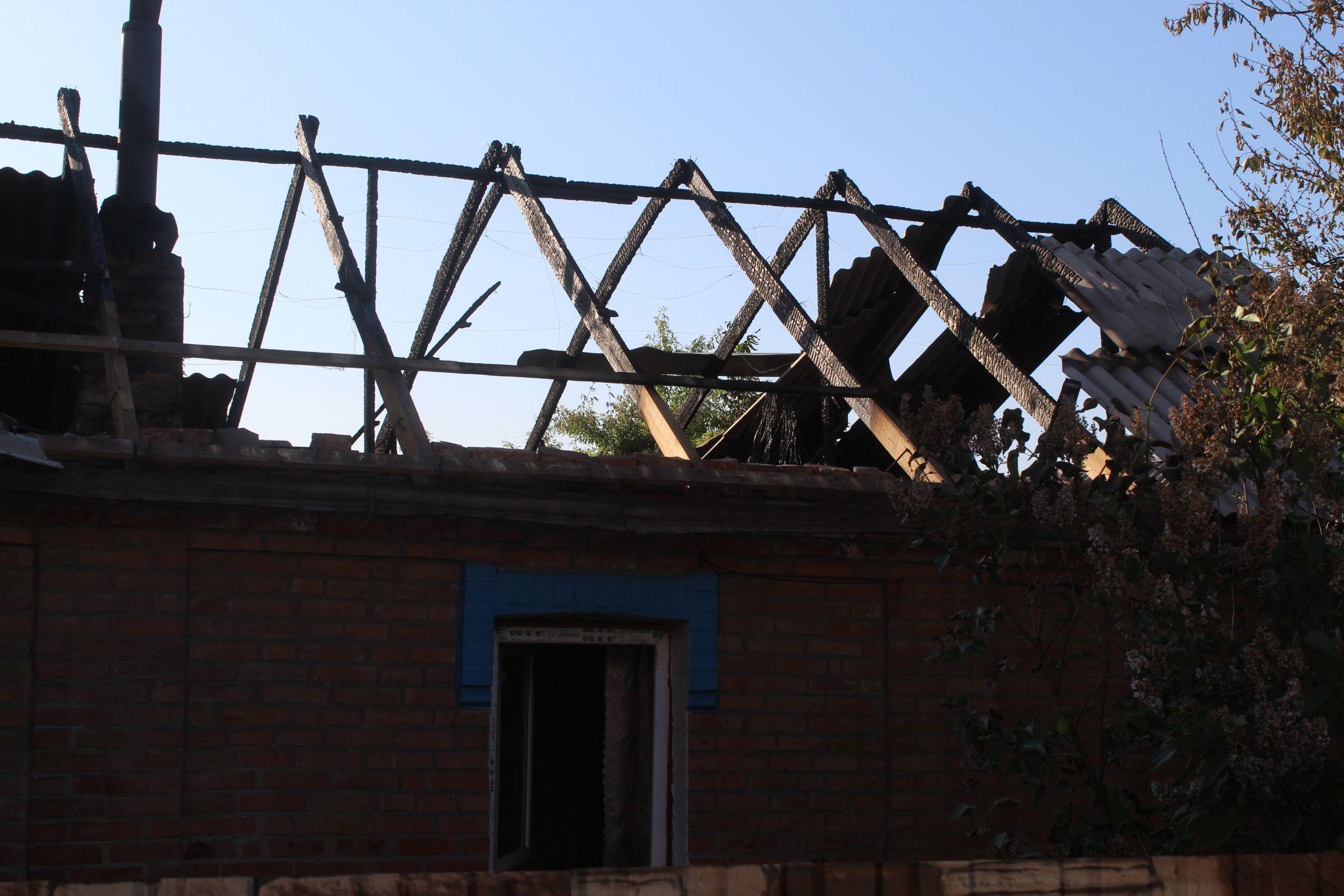 Новини Козятина - фото з На тій стороні згоріла хата пенсіонера. Сам господар постраждав лише матеріально