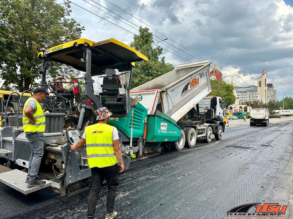 Новини Тернополя - фото з На вулиці Тарнавського частково обмежили рух транспорту: там ремонтують дорогу
