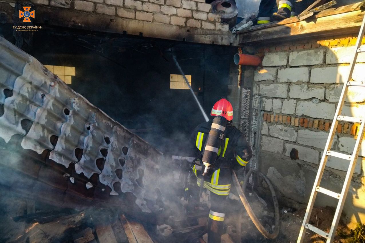 Новини Хмельницького - фото з Пожежа на Свободи: згорів балкон у дев’ятиповерхівці (ФОТО, ВІДЕО)
