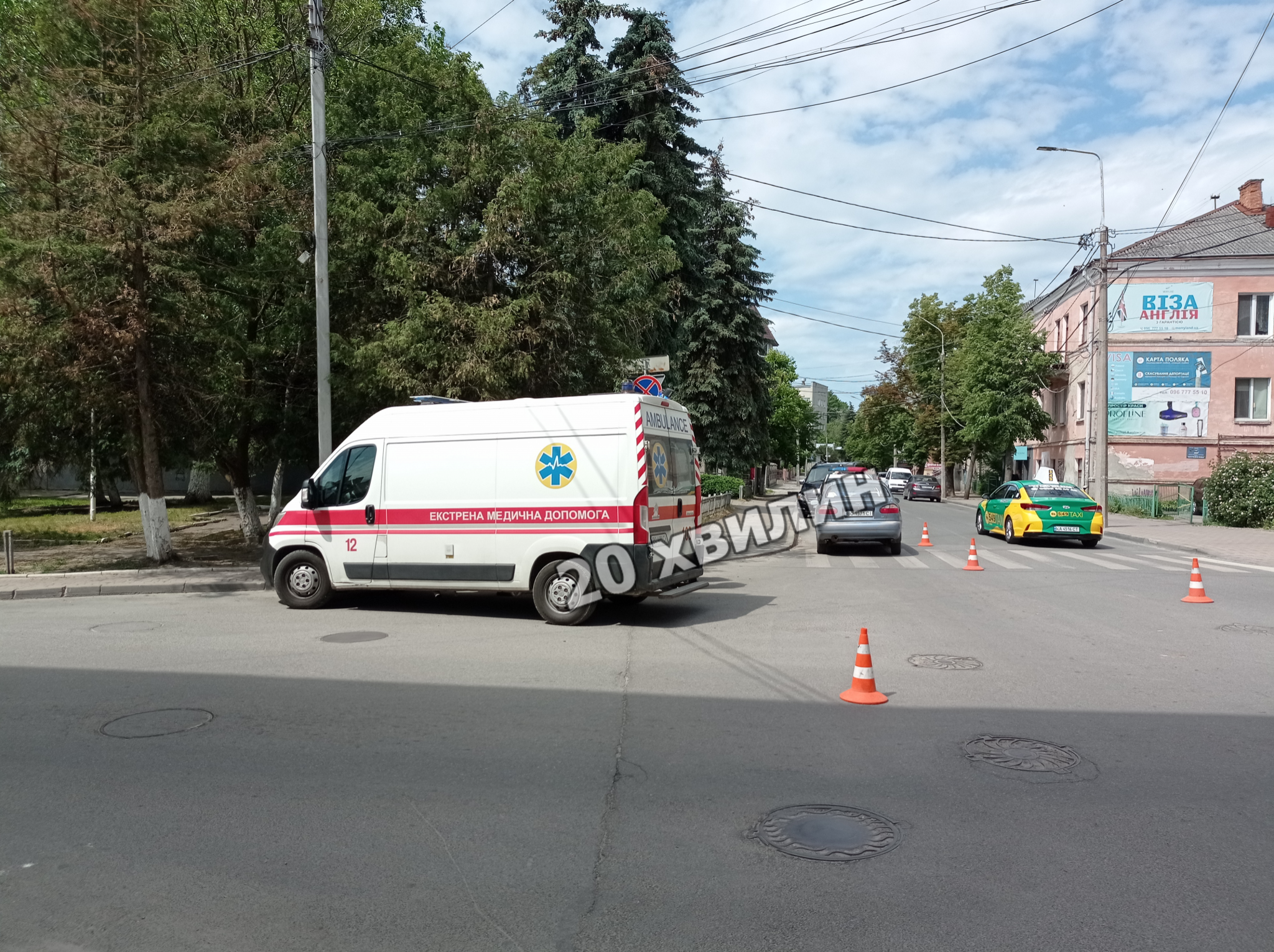 Новини Тернополя - фото з Біля «Водоканалу» аварія з потерпілим: зіштовхнувся водій скутера та автомобіль