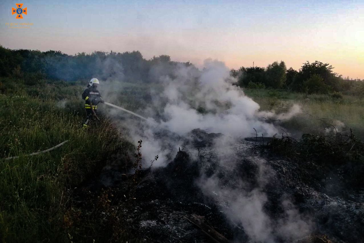 Новини Хмельницького - фото з Пожежа на Свободи: згорів балкон у дев’ятиповерхівці (ФОТО, ВІДЕО)