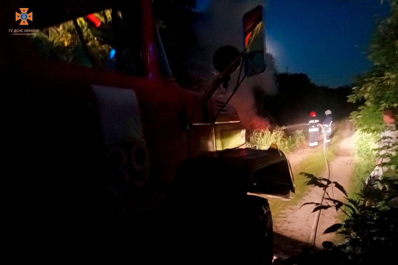 Новини Хмельницького - фото з Пожежа на Свободи: згорів балкон у дев’ятиповерхівці (ФОТО, ВІДЕО)