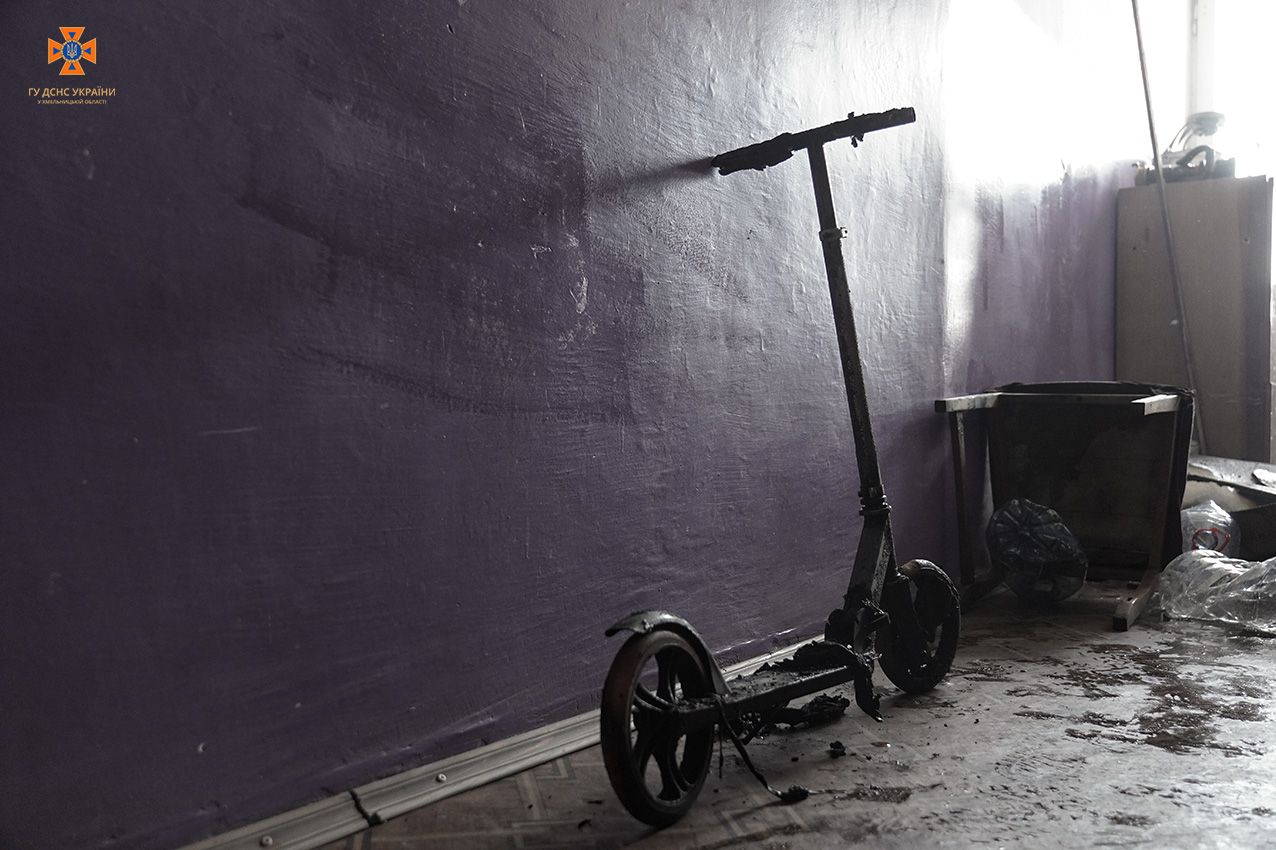 Новини Хмельницького - фото з Пожежа на Свободи: згорів балкон у дев’ятиповерхівці (ФОТО, ВІДЕО)