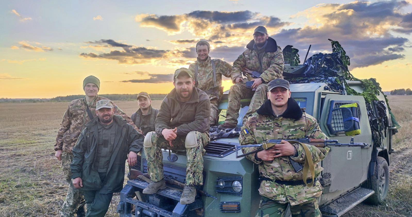 Новини Вінниці - фото з «Поцілував ще сплячого сина і поїхав». Вдова офіцера Дмитра Лізавенка просить підписати петицію