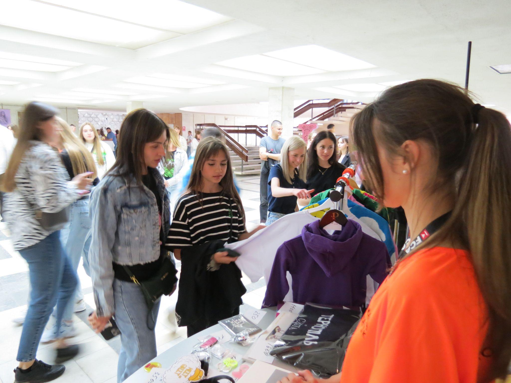 Новини Тернополя - фото з Освідчення на сцені та збір коштів на благодійність: як минув концерт Монатіка в Тернополі