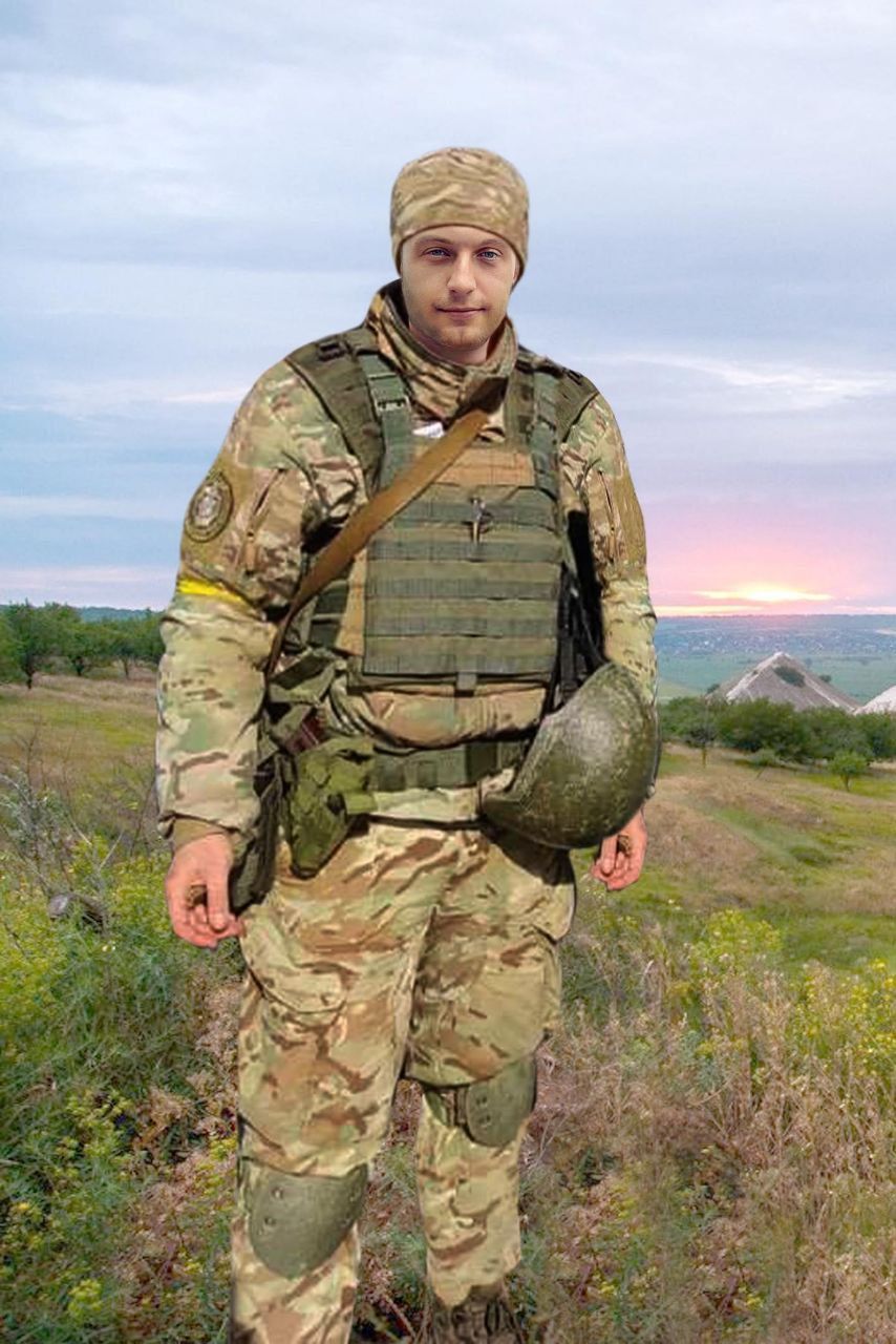 Новини Вінниці - фото з «Поцілував ще сплячого сина і поїхав». Вдова офіцера Дмитра Лізавенка просить підписати петицію