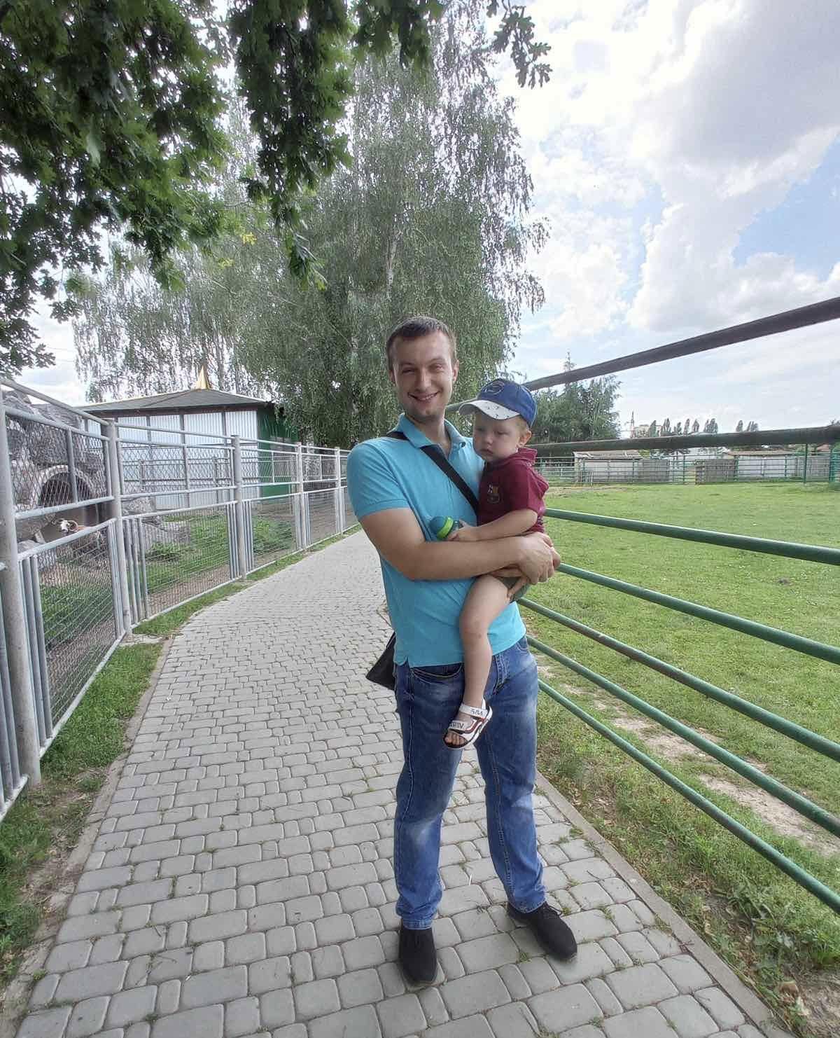 Новини Вінниці - фото з «Поцілував ще сплячого сина і поїхав». Вдова офіцера Дмитра Лізавенка просить підписати петицію