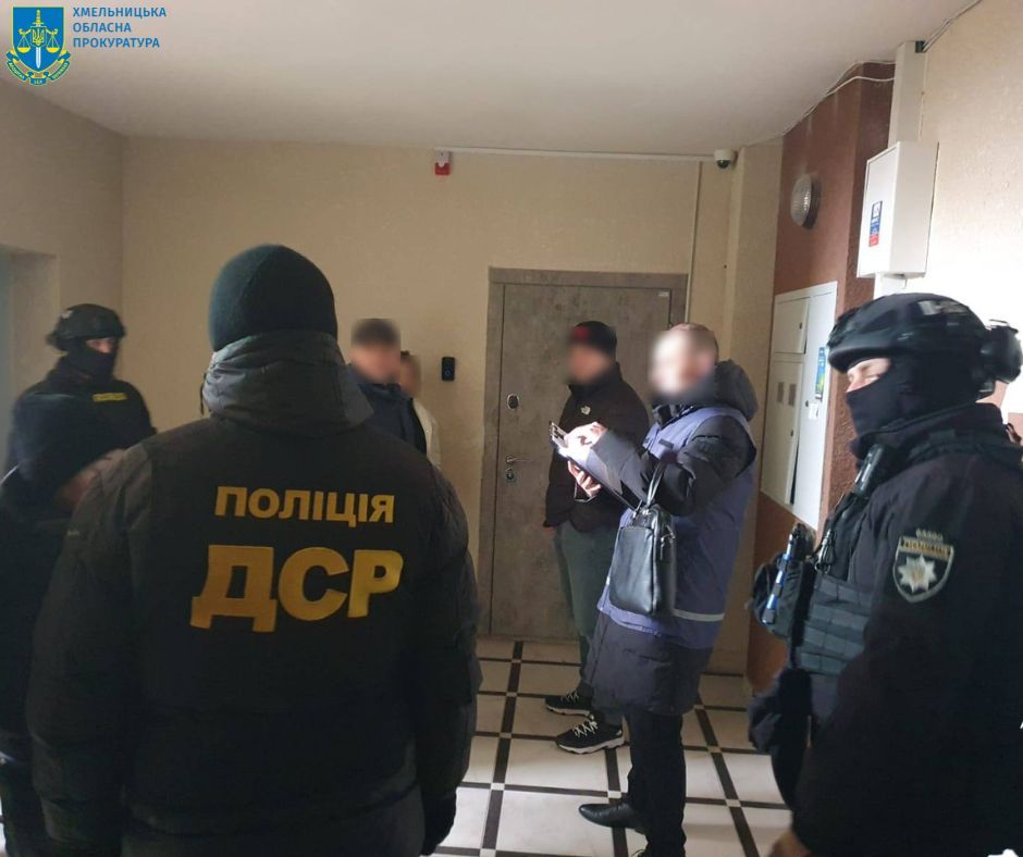 Новини Хмельницького - фото з Судитимуть осіб, які вимагали 8 тисяч доларів у підприємців хмельницького ринку