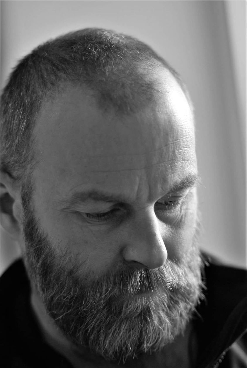 Можливо, це чорно-біле зображення 1 особа та борода