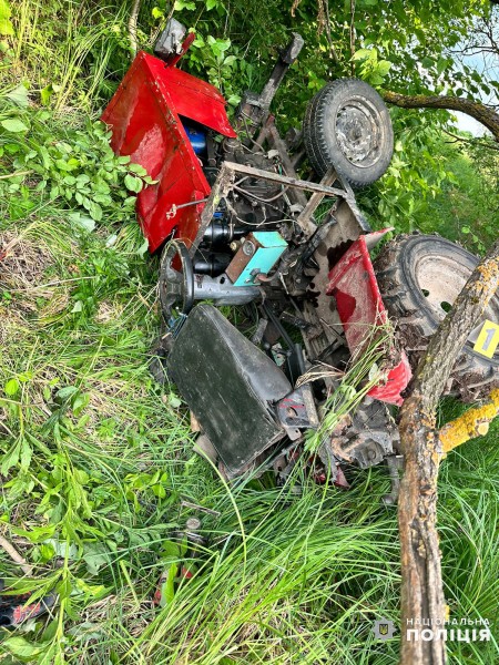 Новини Хмельницького - фото з В аварії на Кам'янеччині загинув водій мотоблока на хмельниччині слідчі встановлюють обставини дтп, у якій загинув водій мотоблока