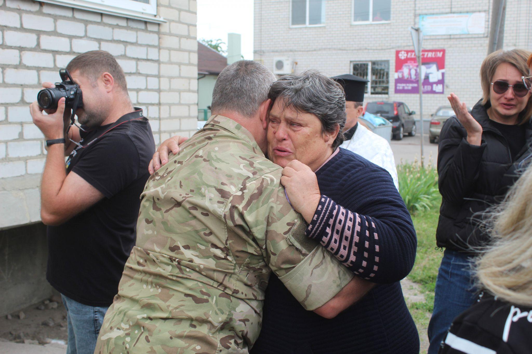 Новини Козятина - фото з На будинку, звідки Василь Пирогов пішов на війну, відкрили меморіальну дошку