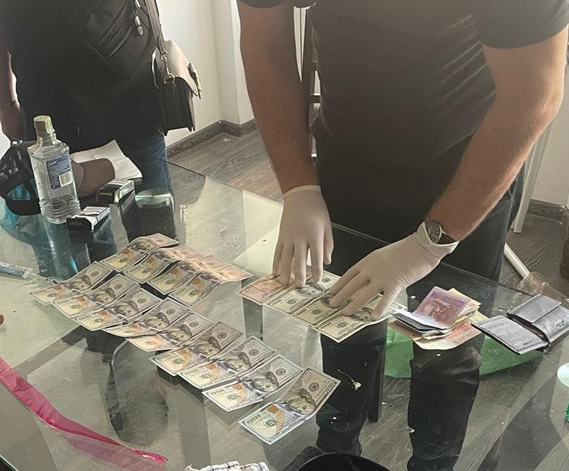 Новини Тернополя - фото з У спортивному клубі Тернополя ухилянтам видавали довідки для виїзду за кордон за 3000 доларів США