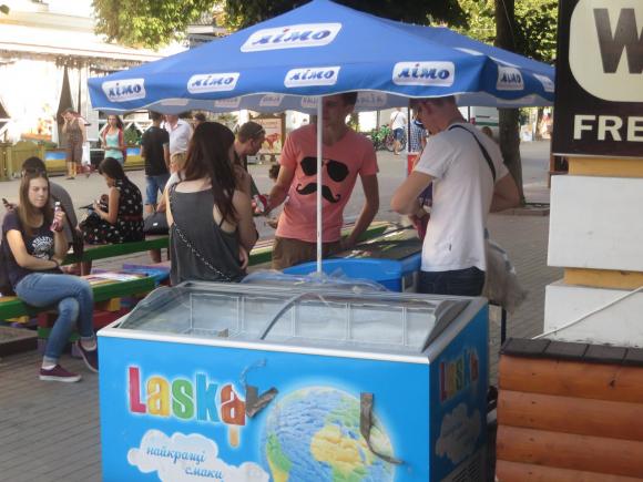 Новини Тернополя - фото з Пропонують по 1000 євро на місяць. Які сезонні роботи доступні на Тернопільщині та за кордоном