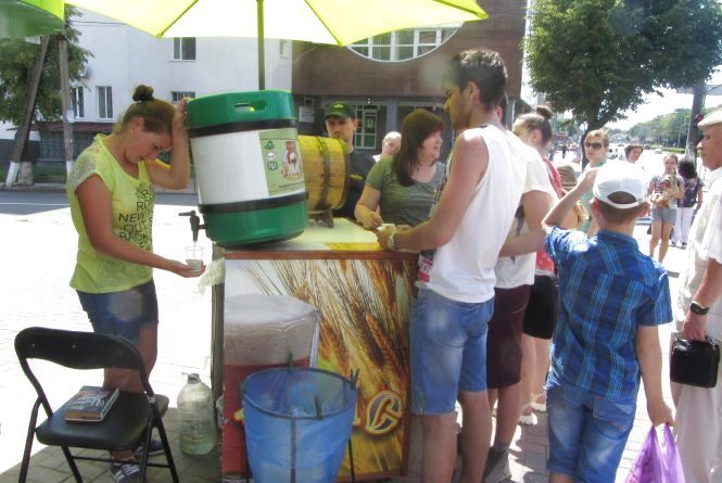 Новини Тернополя - фото з Пропонують по 1000 євро на місяць. Які сезонні роботи доступні на Тернопільщині та за кордоном