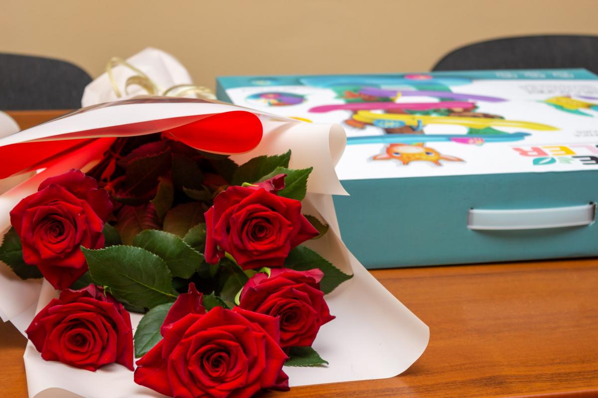 Новини Хмельницького - фото з У Хмельницькому вручили нагороди рідним загиблих прикордонників 230615 вручення нагород (1)