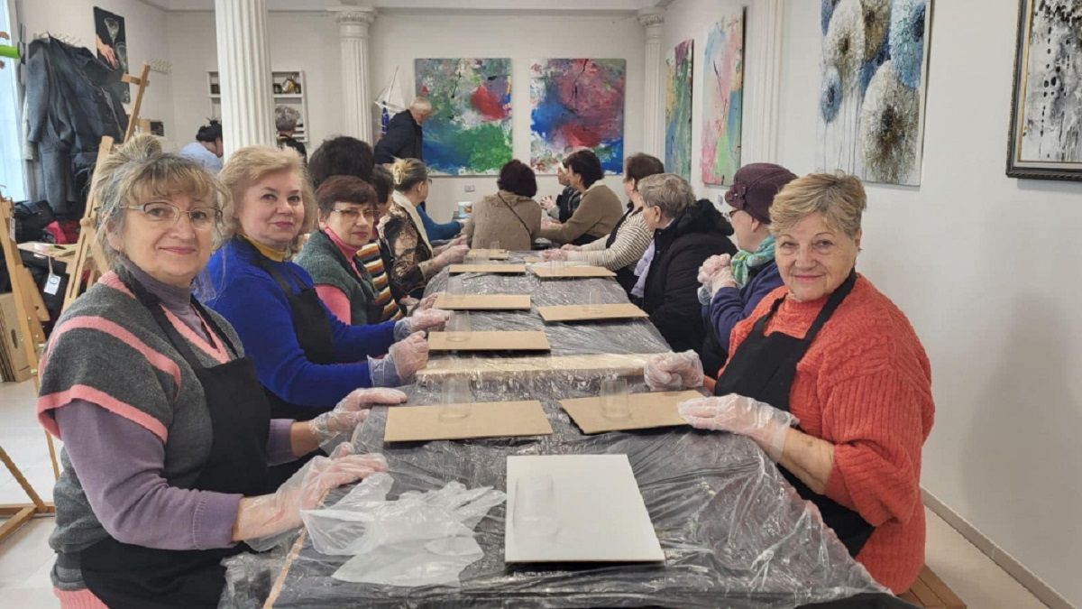 Новини Тернополя - фото з Запрошують на просекко, тренажери та ліпити вареники: які заняття пропонують для підопічних Терцентру