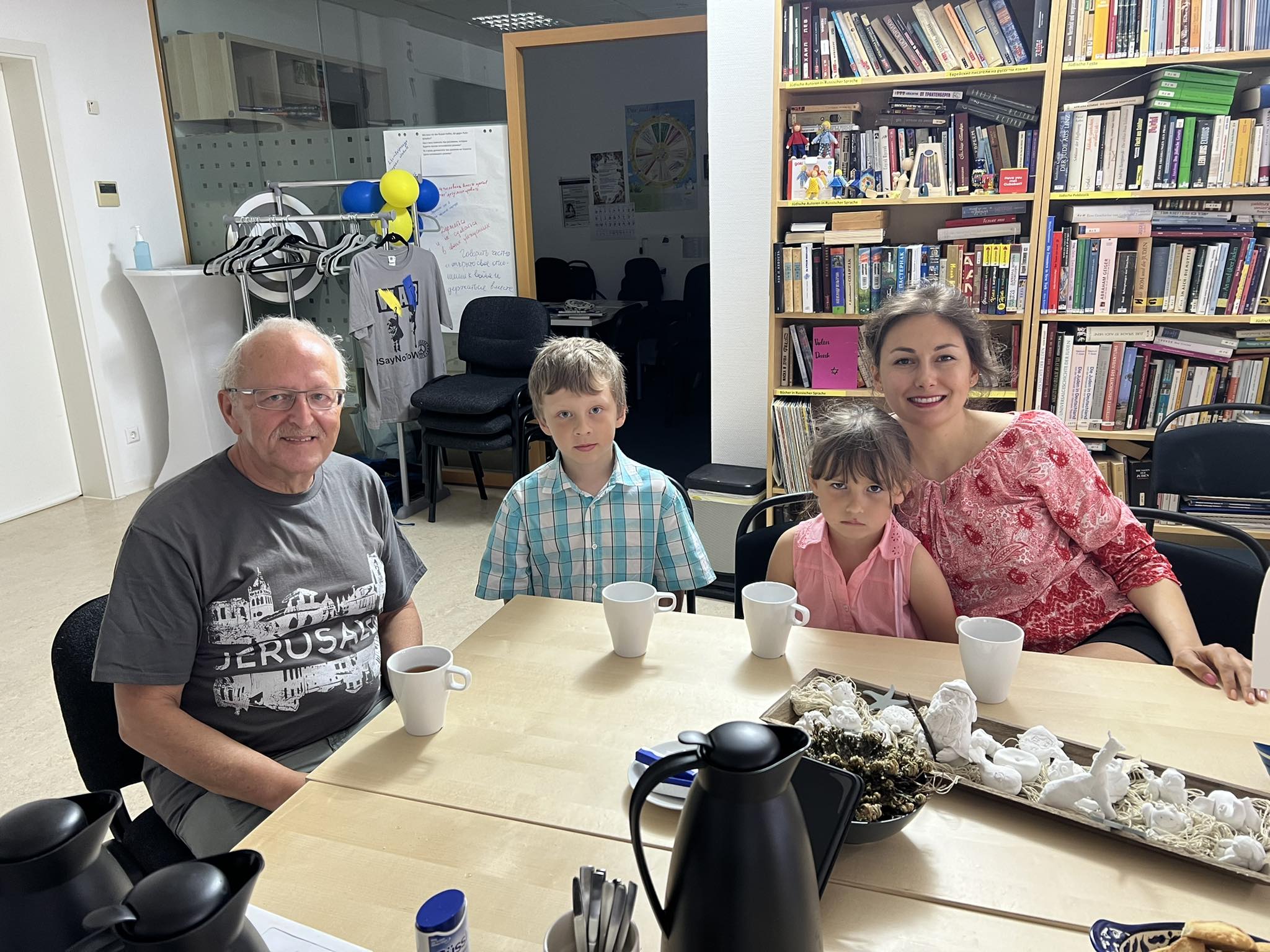 Новини Вінниці - фото з «Вони — мої українці». Як в Німеччині чоловік з вінницьким корінням допомагає українським біженцям