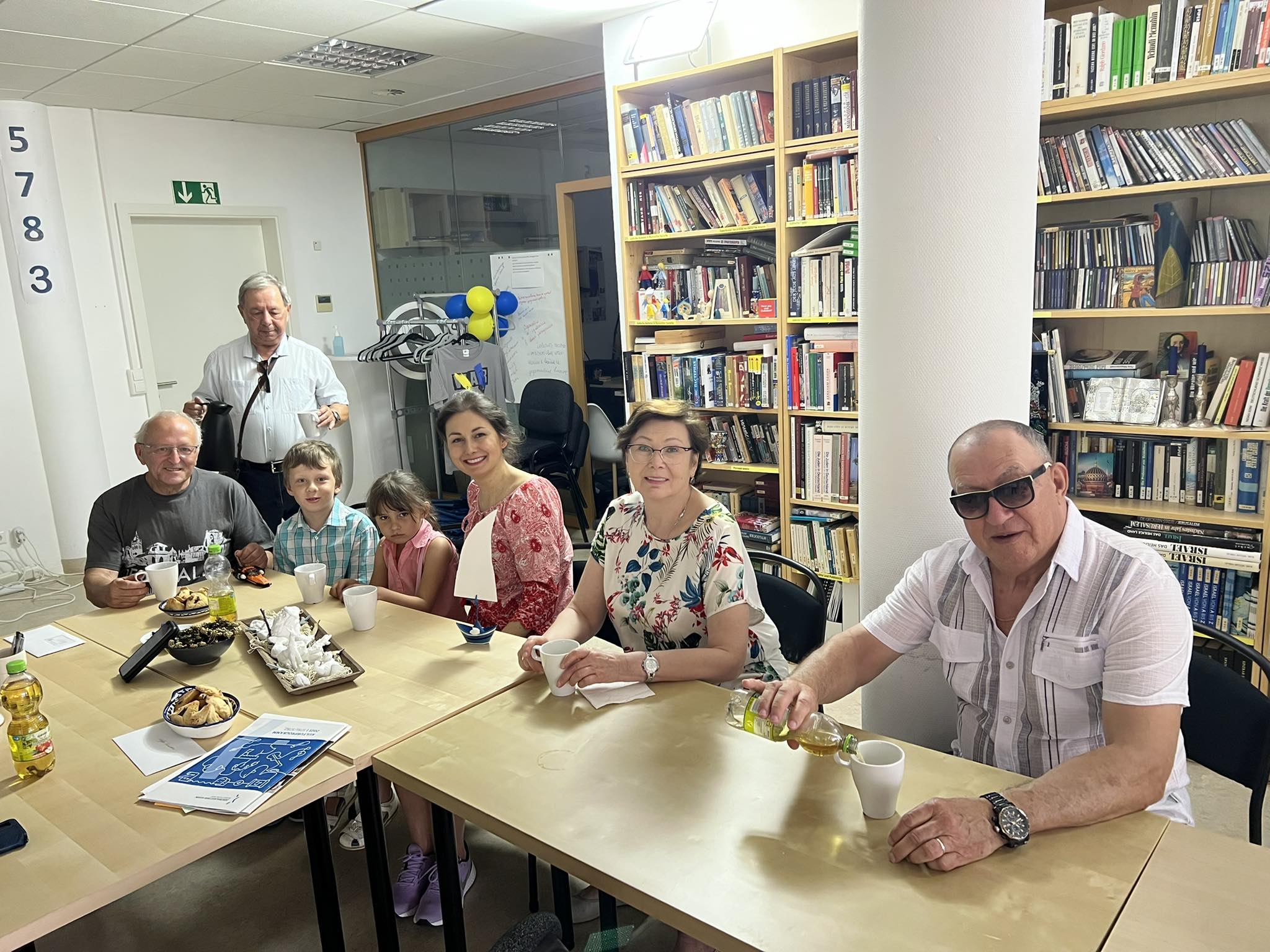 Новини Вінниці - фото з «Вони — мої українці». Як в Німеччині чоловік з вінницьким корінням допомагає українським біженцям