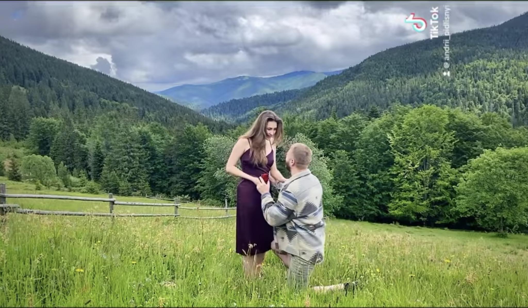 Новини Вінниці - фото з «Що ж, пишемо нову історію разом». Морпіх Андрій Підлісний освідчився коханій в Карпатах