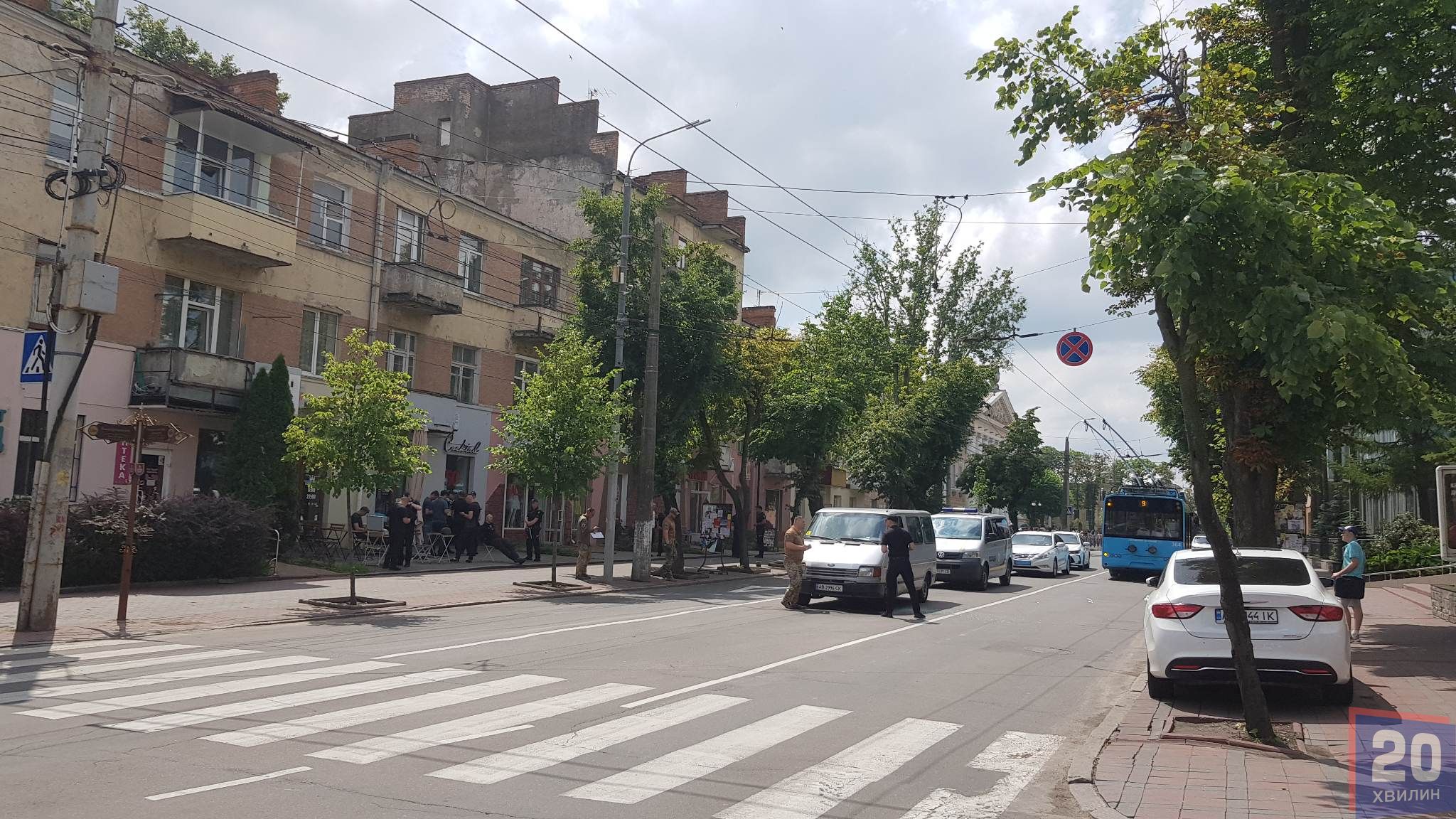 Новини Вінниці - фото з КОРДівці на Театральній затримали чоловіка в балаклаві. Дізнались перші подробиці