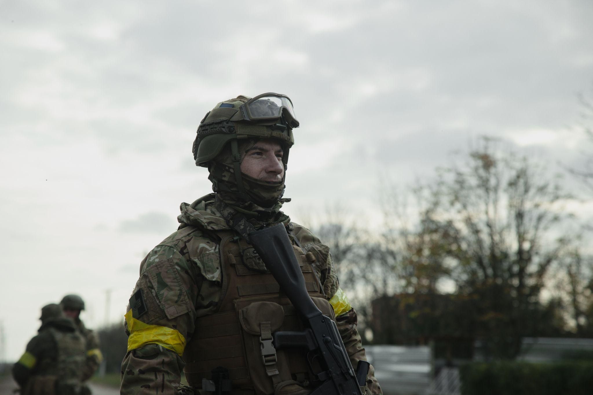 Новини Вінниці - фото з Вінницький офіцер використав танк, як каток, аби прикопати оточених ворогів у лісосмузі