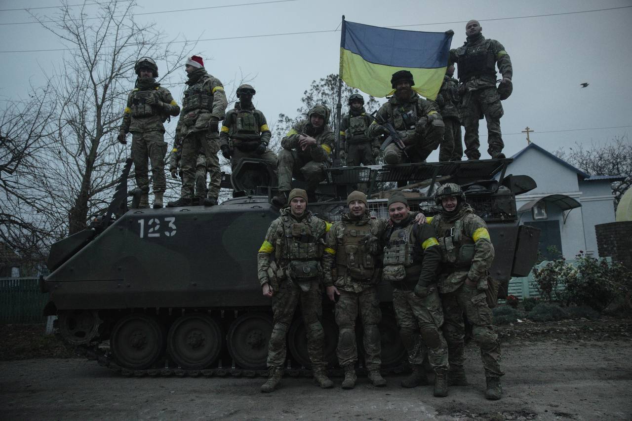 Новини Вінниці - фото з Вінницький офіцер використав танк, як каток, аби прикопати оточених ворогів у лісосмузі