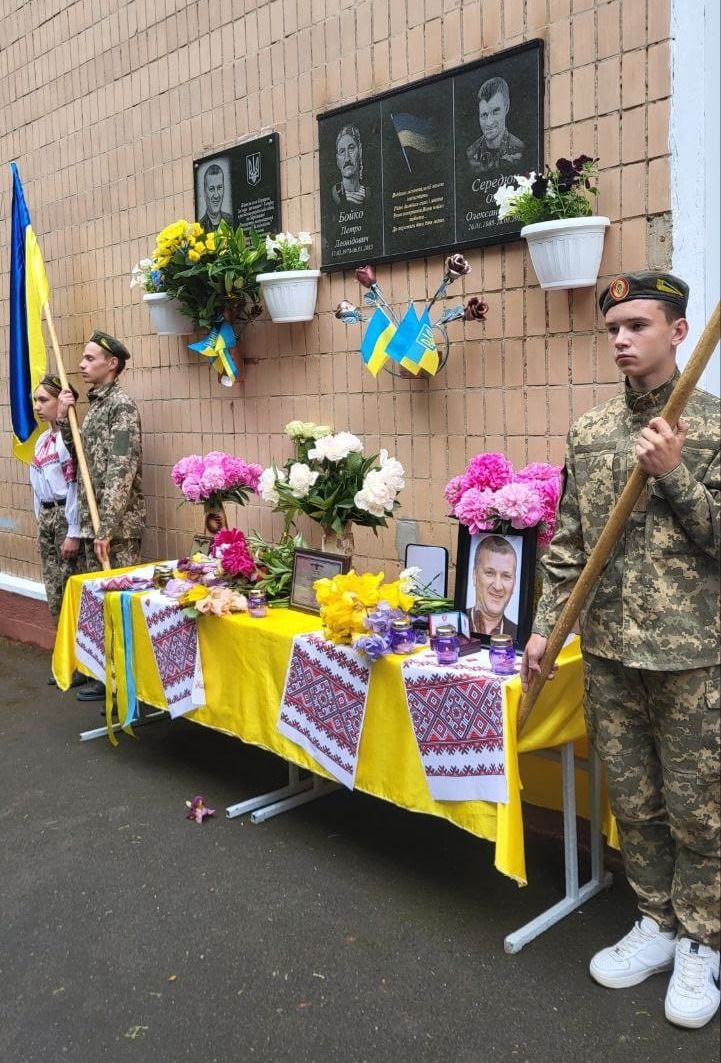 Новини Хмельницького - фото з У Ярмолинецькій громаді відкрили меморіальну дошку загиблому Едуарду Садомському