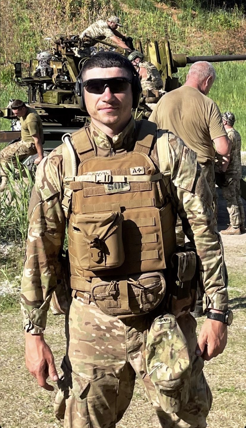 Новини Вінниці - фото з Вінницький офіцер використав танк, як каток, аби прикопати оточених ворогів у лісосмузі