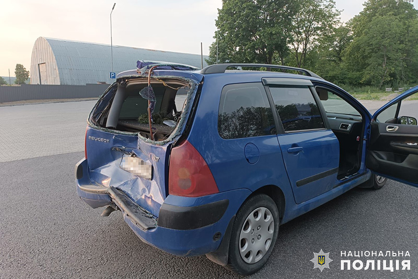 на кам’янеччині слідчі встановлюють обставини дтп, у якій травмувались мотоцикліст та його пасажирка