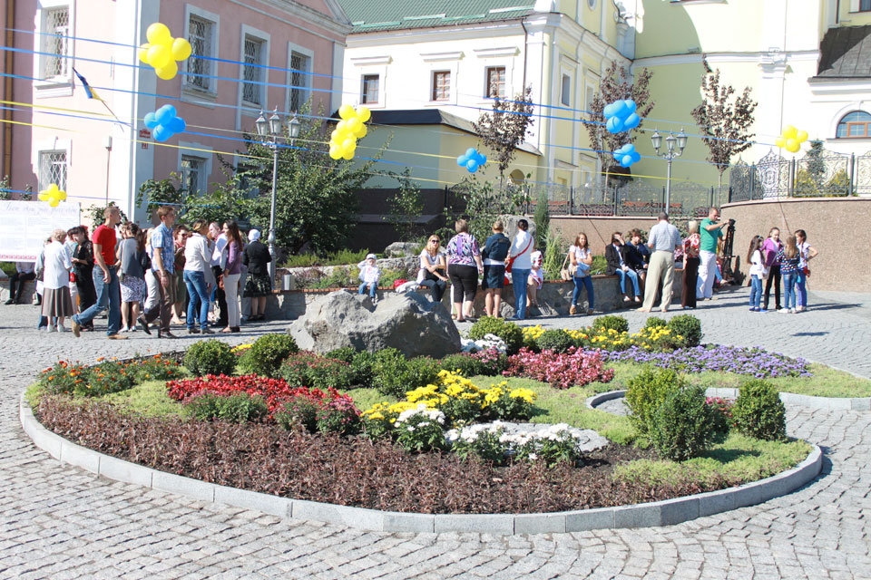 Новини Вінниці - фото з Майже 9 мільйонів гривень хочуть витратити на капремонт площі у центрі Вінниці