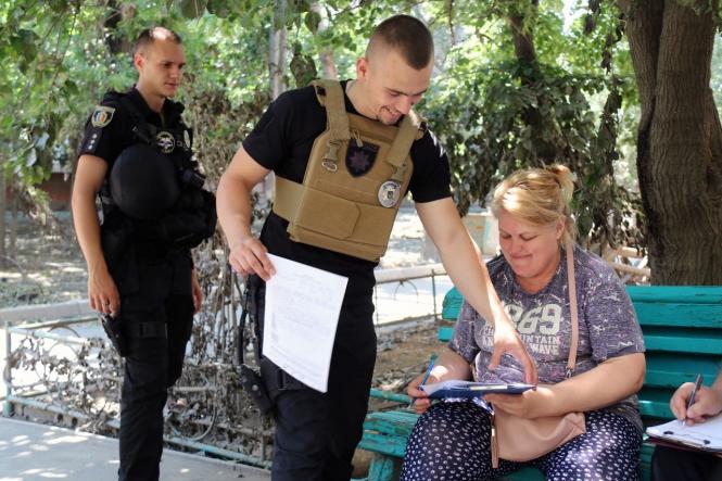 Новини Хмельницького - фото з Поліцейські з Хмельниччини допомагають фіксувати російські злочини на Херсонщині