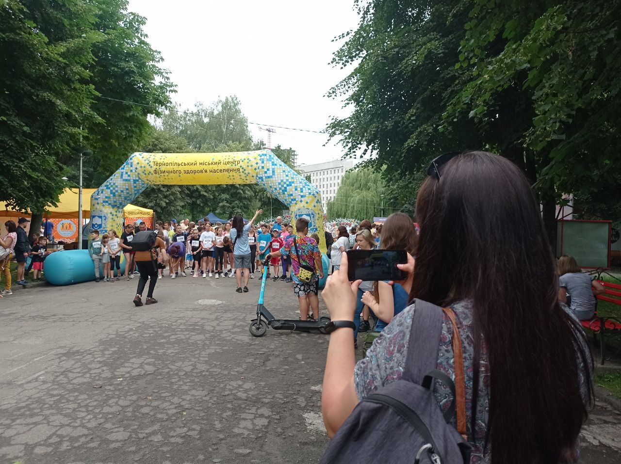 Новини Тернополя - фото з Розписували гільзи, писали листи Героям та змагались: у Тернополі влаштували «Олімпійський день»