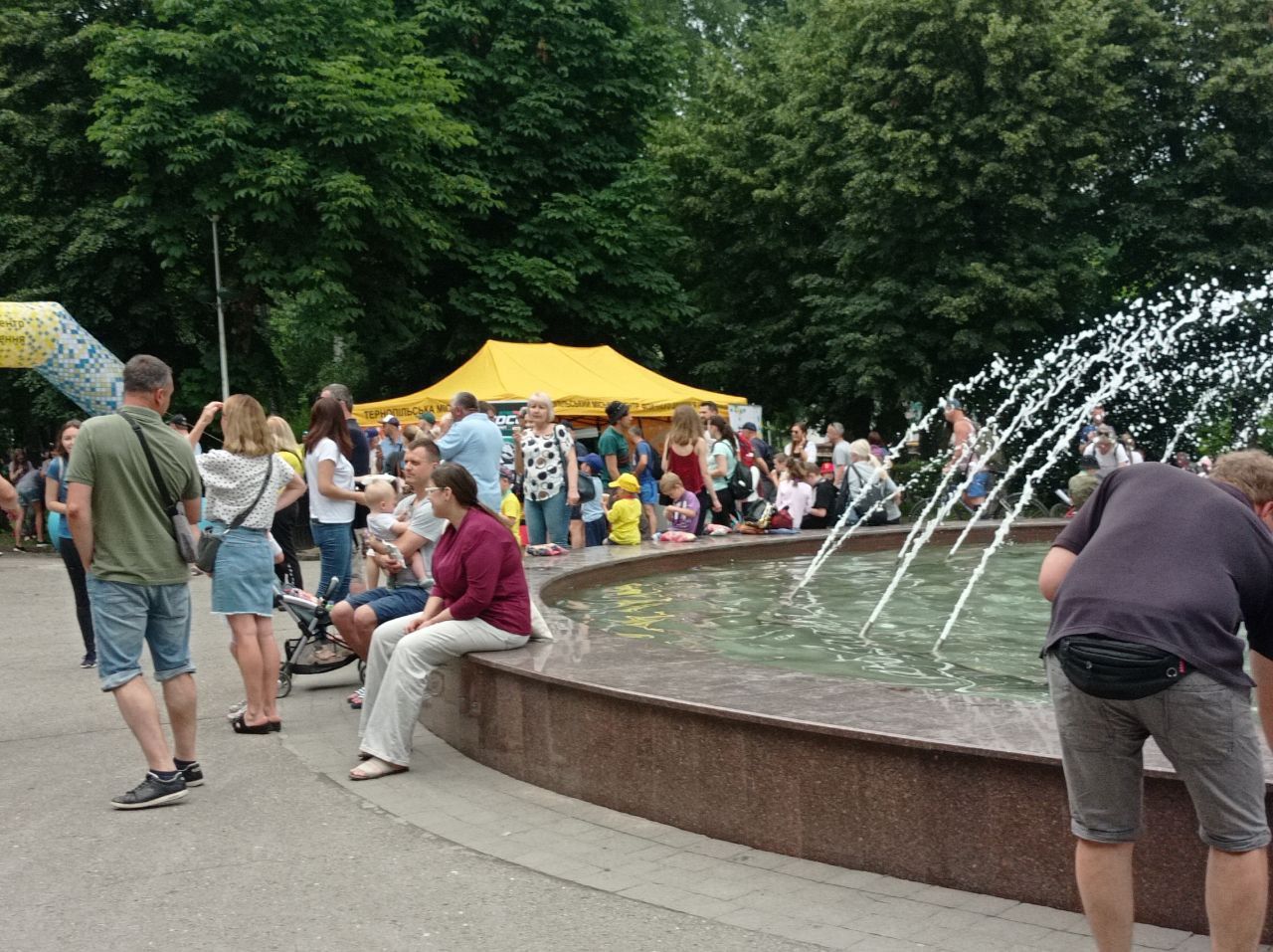 Новини Тернополя - фото з Розписували гільзи, писали листи Героям та змагались: у Тернополі влаштували «Олімпійський день»