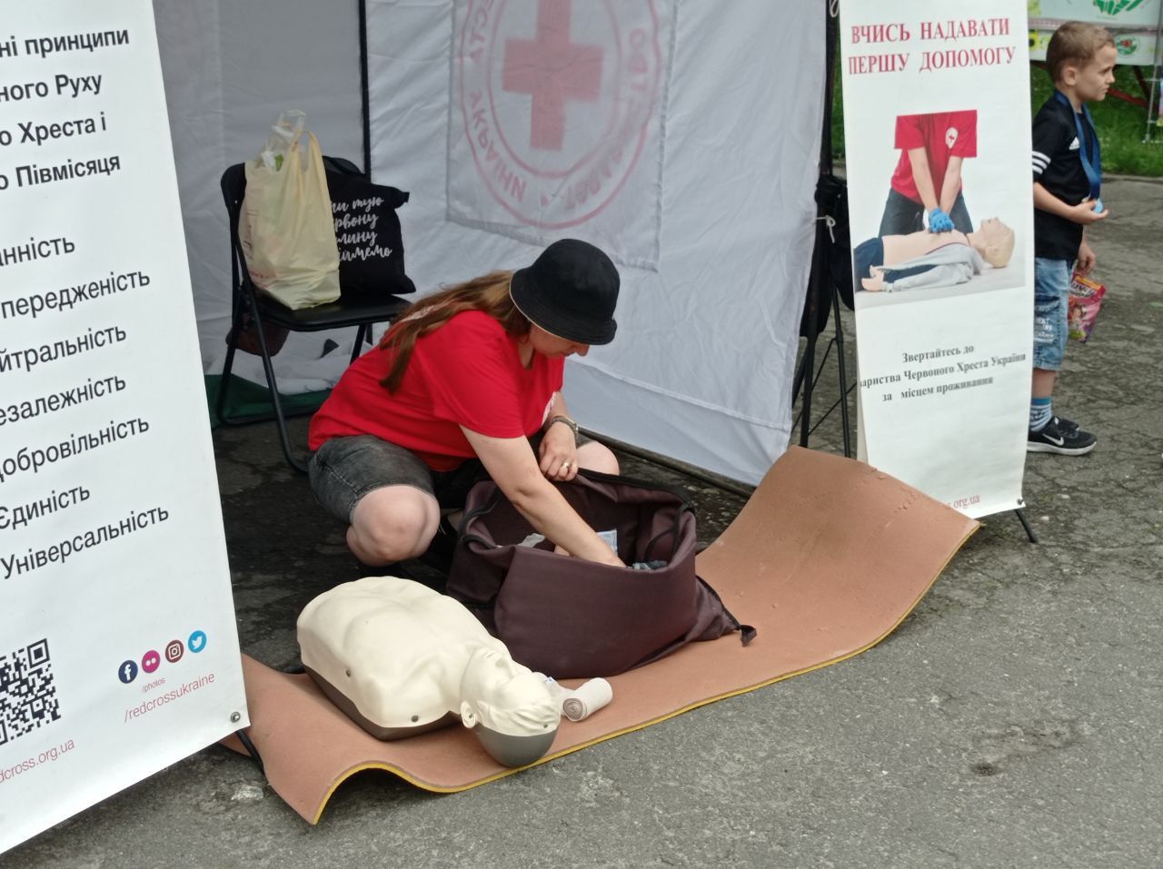Новини Тернополя - фото з Розписували гільзи, писали листи Героям та змагались: у Тернополі влаштували «Олімпійський день»