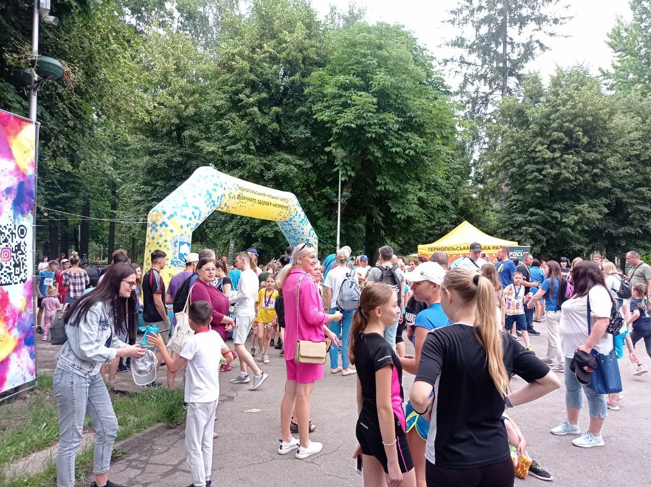 Новини Тернополя - фото з Розписували гільзи, писали листи Героям та змагались: у Тернополі влаштували «Олімпійський день»