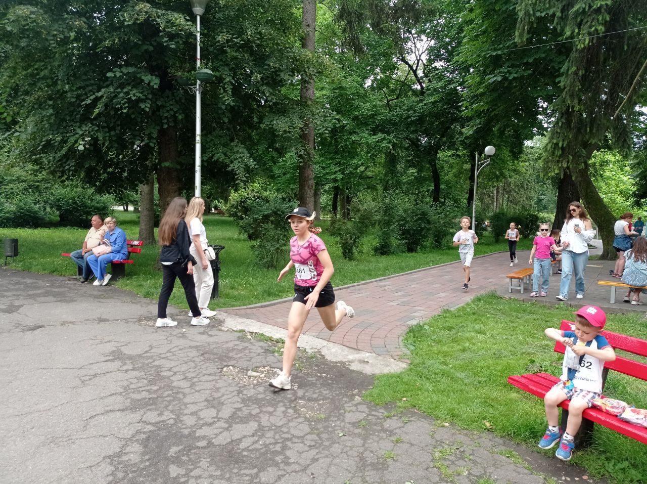 Новини Тернополя - фото з Розписували гільзи, писали листи Героям та змагались: у Тернополі влаштували «Олімпійський день»