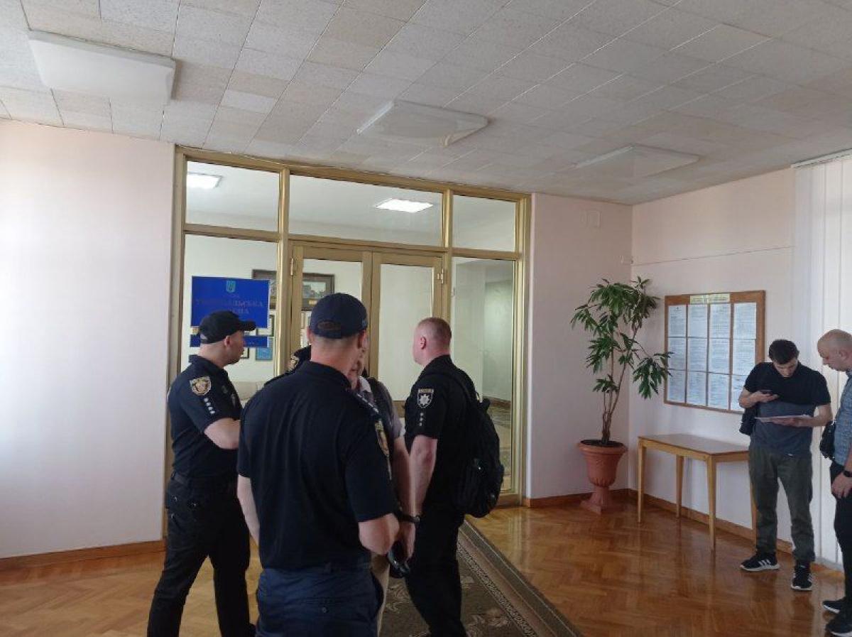 Новини Тернополя - фото з Затримали Михайла Головка і двох заступників голови ОВА. Їх підозрюють у вимаганні 1,8 млн грн