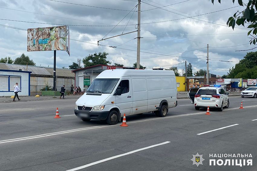 Новини Хмельницького - фото з ДТП на Львівському шосе: мікроавтобус збив пішохода