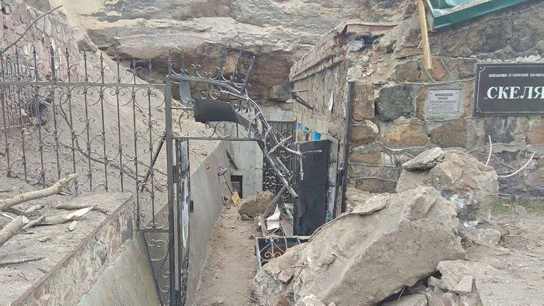 Новини Житомира - фото з У Коростені відремонтували військово-історичний комплекс "Скеля", пошкоджений авіаударом у березні минулого року